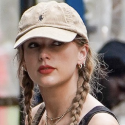 Txt__YT's profile picture. Huge Swiftie ||‼️ MINOR ‼️|| he/him || Minecraft (mcytber) || LGBTQ+ ALLY (am I gay or trans? you'll NEVER know) || Tape02 is W || hi Sen || hi Grey ||