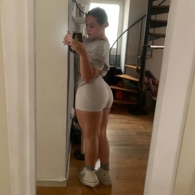 :||| Soy una GymRat que detesta hacer pierna 😭😭Pero adoro comer sushii 🍣😁