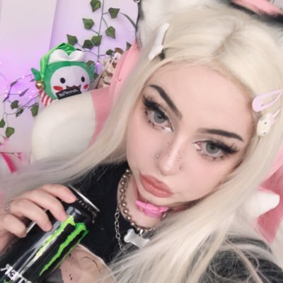 ♡ 24 ♡ I’m a variety streamer over at Twitch, come join! (*´ω`*)