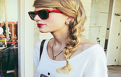 #swifter . I love book's , music , and @taylorswift13 of course . Follow me , i follow you back .