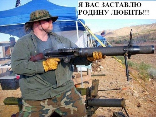 Всеведущ, вездесущ и всемогущ,
Окутан голубыми небесами,
Гляжу хипстеров из райских кущ…