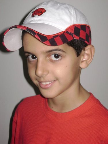 Corintiano, leão, guloso, 13 anos, amo filmes de terror, gosto de pepsi, Guita Hero 3, estudo. Quer mais alguma coisa?