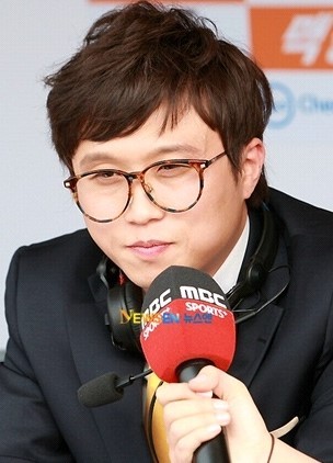 개그맨이자 뮤지컬 배우이자 드라마 연기자이자 C.E.O인 박성광 '봇' 입니다.