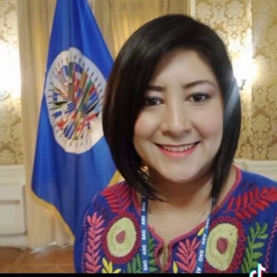 Activista. Abogada Defensora de Derechos Humanos. Servidora Pública del País. Mtra en Administración Pública. Presidenta fundadora de Empoderadas y Valientes.