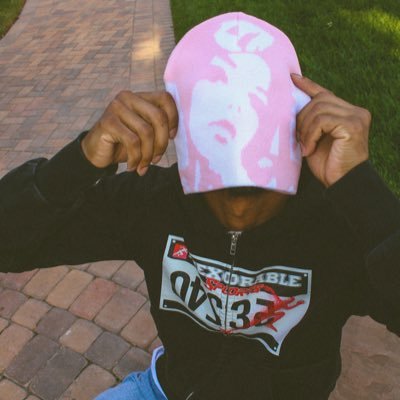 AvoidEmpiire's profile picture. loading ..