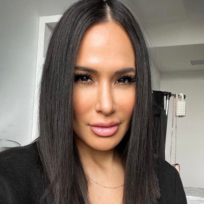 Proverbs 3:5-6 • RHOC OG 🍊 @bravotv📍LA • Trying for a baby, surviving reality tv, a little unhinged • Tap for the chaos, the content, and the closet 👇🏼