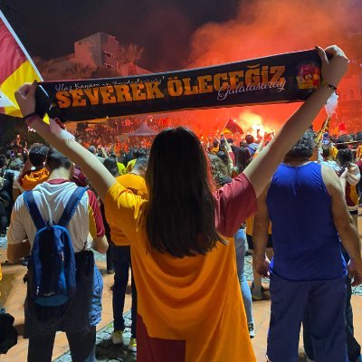 'G'erçek 'S'evgi ⇨ @GalatasaraySK 💛ʛʂ ₁₉₀₅❤️

Takip edeni takip ederim. Takip proğramı var ❌ ₭Ʉ₣ɄⱤ ❌ 🅳🅼 🚫 Kalıcı Gt🎖

Ana Hesap 💁‍♀️ @Dilruba_1905