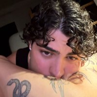 D (@davidereyez) 's Twitter Profile