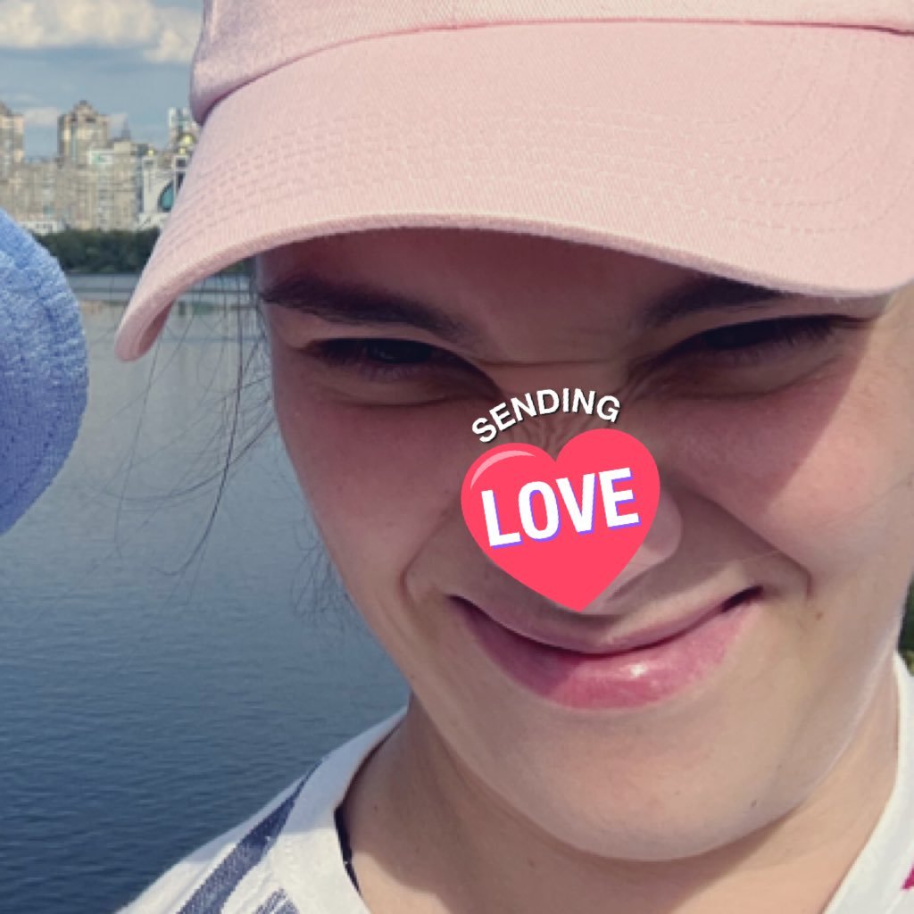 into_borsch's profile picture. шітпост 🥲 і киця ❤️