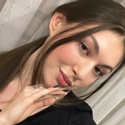 iamsoniikk's profile picture. невербальна комунікація