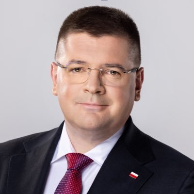 Mąż, ojciec trzech synów, doktor nauk prawnych, poseł VIII i IX kadencji, były sekretarz stanu w @MEIN_GOV_PL