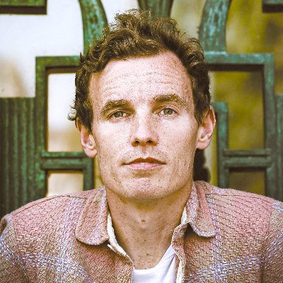 Singer/Songwriter/Cymro 🏴 Host of @flhpodcast 🎙️ Listen to my new album #FifteenYears and subscribe to my newsletter here 🎶📮 Diolch! ⬇️