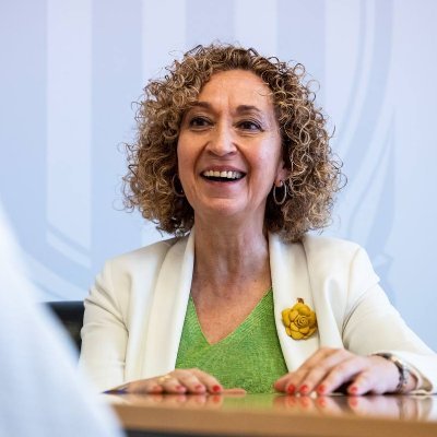 Diputada @parlamentcat. He estat consellera de @territoricat, delegada @govern, consellera de @justiciacat, diputada i senadora. Per Catalunya i la llibertat!