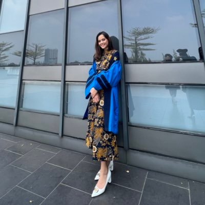 LieEsther's profile picture. 😬🙈