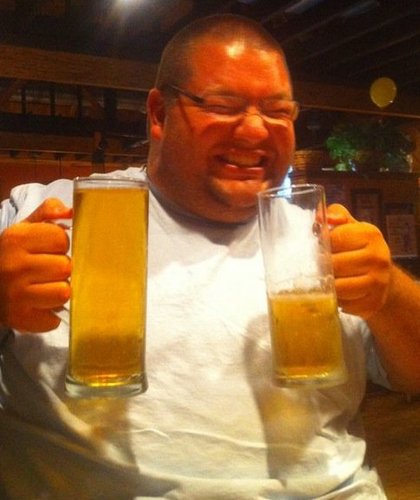 largebauce's profile picture. 