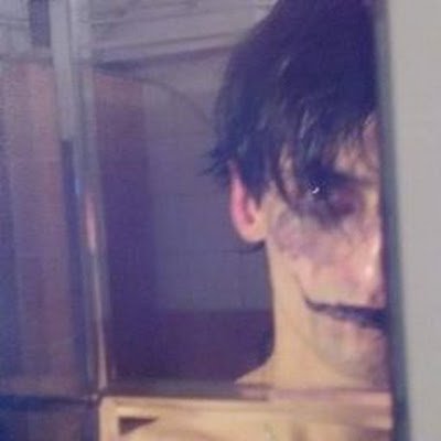 R_i_Play's profile picture. 