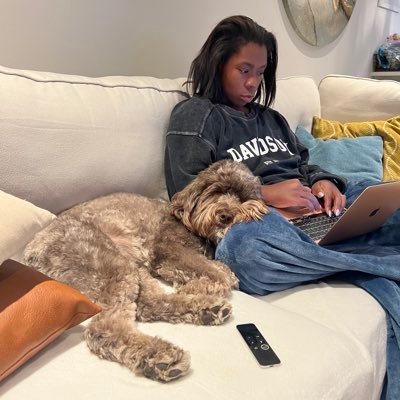 👩🏾💻 Comms: @PivotalVentures | ❤️🖤 Proud @DavidsonCollege alum | ✊🏾Good trouble views are my own! ✨
