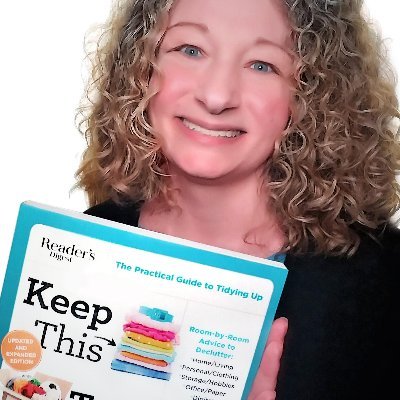 Author of KEEP THIS, TOSS THAT. Clipper of recipes I'll never prepare. Get off Twitter & organize with me - print your free tiny tidy daily calendar now.