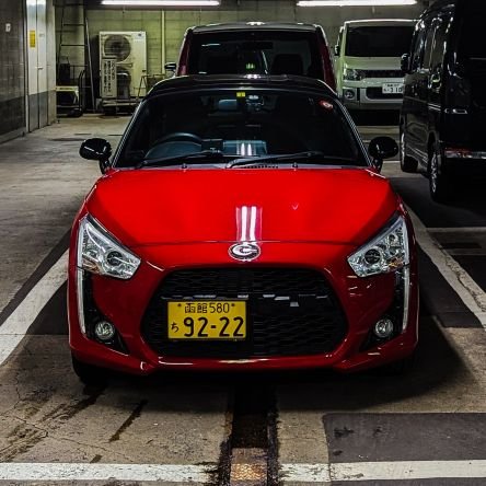 函館コペン乗りです。今は函館の輸入車レンタカーで働いてます。
フォロワー・フォロー外関係なく良いと思ったらイイネ押します。言葉の選び方荒いです。　車とネコを主にツイートしてます。