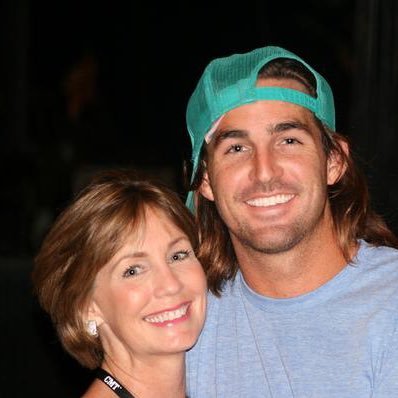 I really appreciate my son Jake Owen real fan and his music 🎶 lover and I will like to meet his real fan and introduce myself to them as my son real fan 🎶🎶❤️