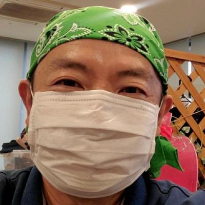 『お偉い人との宴席よりも　こども食堂の
片すみで　ちゃぶ台はさんで聴く　小さな
こどもの声』
ひとり親子育て20年　その想いを込めて
こども食堂、学用品リユース