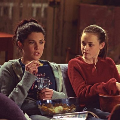 Pop culture scientists Gabby & Zoe recap tv from yesteryear! 
New episodes on Wednesday nights 
NSFW OR C!(hildren) 

SEASON 1: The Gilmore Girls