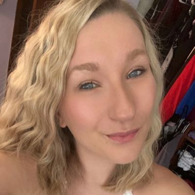 staceysobiech's profile picture. 🍷 🧀 🦡 🏈 🐶 🐱 🧳 🍸