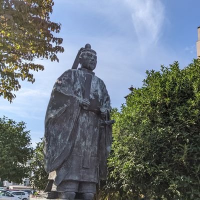 京都の大学(お西さん🐉)で歴史学を学んでいます。室町戦国期の仏教史・ 中世史、及び史学史に関心。阪神タイガース、龍谷大歴研前代表