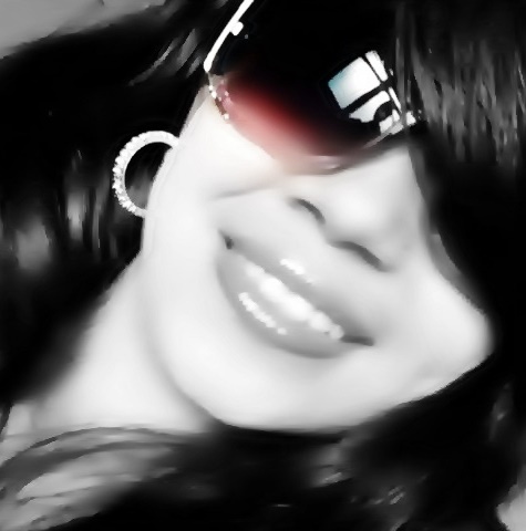 *Sou uma pessoa muito alegre e divertida e sou feliz por ter ao meu lado os meus amigos e pessoas que me amam**