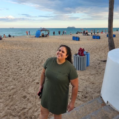 chechevera's profile picture. Estamos en el mundo para cumplir sueños y ser felices, no te distraigas🤩