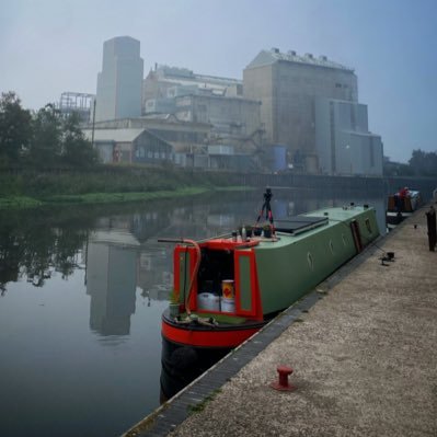 We are a couple who are following our dream of living on a narrowboat, becoming artists and living as sustainably as possible