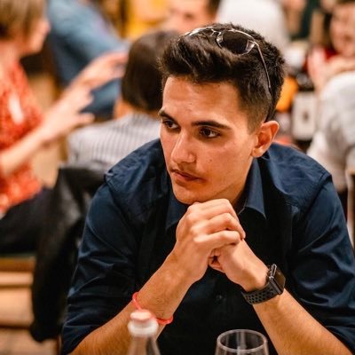 wheresbebo's profile picture. Solo Maker 👋 Web developer that #buildinpublic - Working on @codewizai ▫️ Scuba Instructor at @lungabros