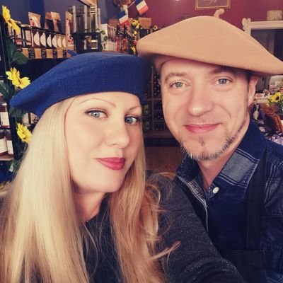 We are the Roger, a French couple in love with Scotland & proud owners of the only authentic Épicerie Fine (French-style gourmet shop) in Edinburgh 🧀🍷❤️