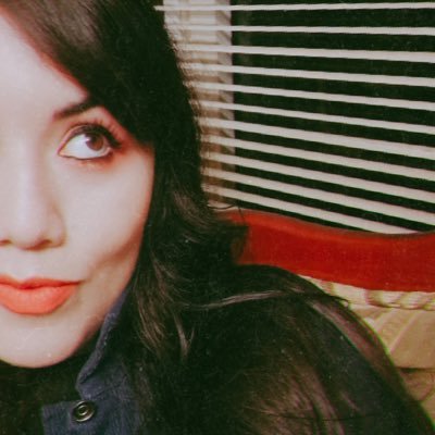 just_lia_o's profile picture. Adicta a los mensajes cortos de twitter, juro que si tengo amigos pero aparentemente no utilizan Twitter 🤣. Jamás aceptaré el nombre X.