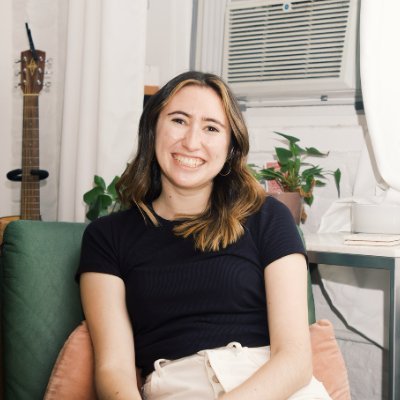 ✨ Community Manager @squarespace, 👯‍♀️ Founder @holdette, “ultimate girl’s night vibe curator”