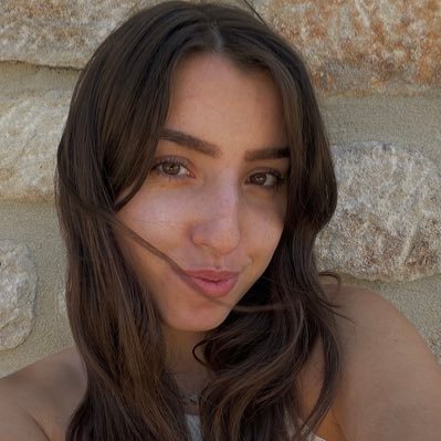 coraliemrp's profile picture. 