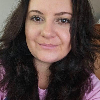 💜 Variety Streamer on Twitch 💜
makeup addict 💄
gamer 🖥️
book lover 📖