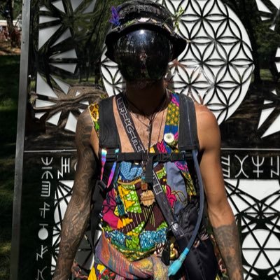 @sunshineattire Street Team ☀️🧞‍♂️✨🧬☮️🚀 🛸👽