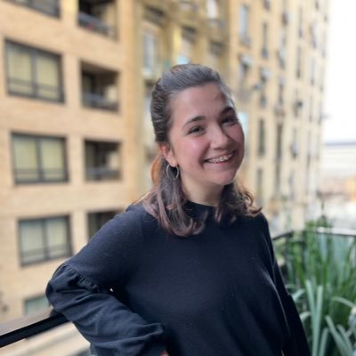 AgusNahas_'s profile picture. She/her 💜. Dev 👩🏻‍💻 Fan de Guemes. Puede que te invite a una noche de PPTs. Spielberg es casi mi tío.