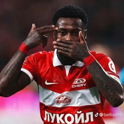 Vizzaroonie's profile picture. 