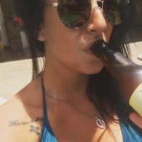 Tina (@w_tina5) 's Twitter Profile