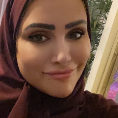 أنتمي ل #مذهب_المحبة ...أعشق البنفسج ..ولدتني أمي حرة، وحملت معها هموم المرضى والمعوزين ..