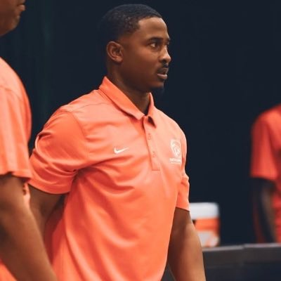 Head Coach @skylineprep | Player Development Coach | Former Collegiate Basketball Player