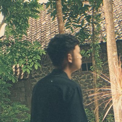 _aprlio's profile picture. Kadang-kadang kidding