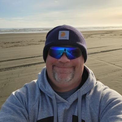 BrianStras10843's profile picture. originally from USA but grew up in Tohoku. I’m a Trucker