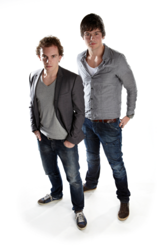 Young DJ/Producing duo from the Netherlands!

For bookings, remixes, questions:
info@arsquare.nl