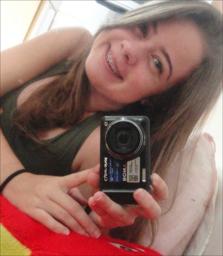 Você pode me fazer chorar, mas quando eu voltar a sorrir, só um aviso: 
CUIDADO COMIGO. ...enquanto você cuida da minha vida, eu vivo.... beijoca hehe