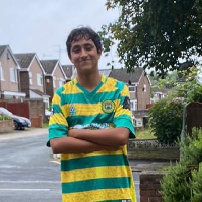 Libyan national born in Sheffield.
Brighouse Town scholar from September 2024. 
Currently at Bramley and South Milford, but Linnets at heart 🌽 
U16s player ⚽️