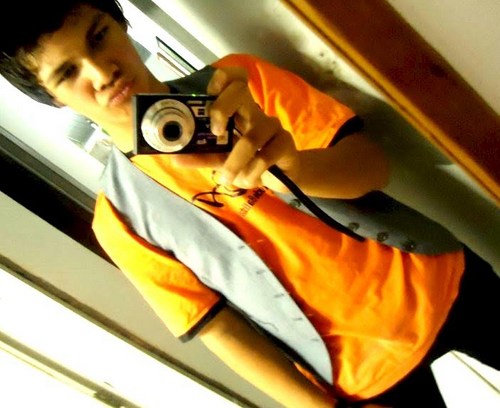 dstv ;) blzzz segui o oficial @Estevan_machado bjzz