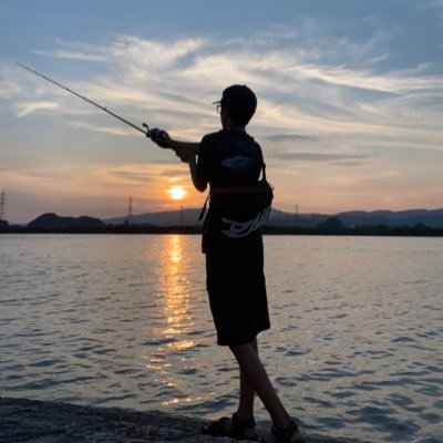岡山をメインに釣りをしてますオデハルです現在16歳 目標はメーターシーバスを釣ることです🎣アカメも釣ってみたいです！ 気軽にフォローお願いします🙇‍♂️ インスタもやってますのでフォローお願いします🙇‍♂️                    ↓↓↓↓